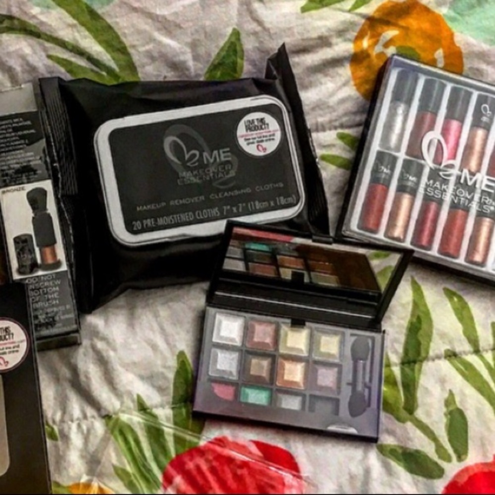 Makeup-essentials brand 💄SET! Scroll thru pics✨